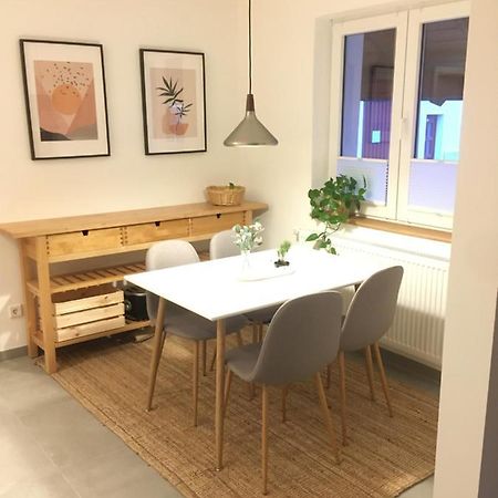 Ferienwohnung Rotes Haus シュナイッタッハ エクステリア 写真