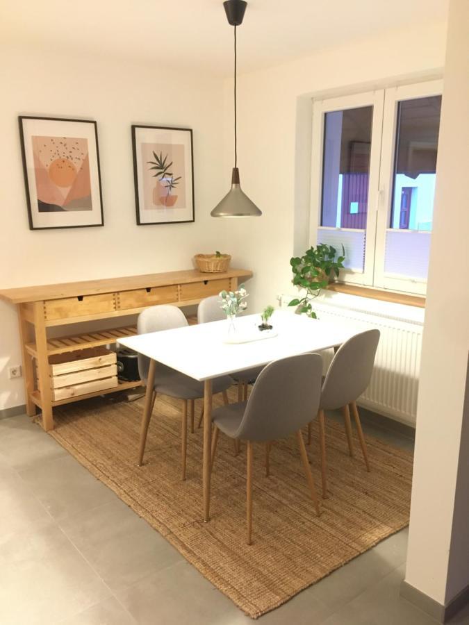 Ferienwohnung Rotes Haus シュナイッタッハ エクステリア 写真